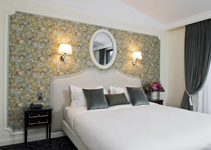 Hotel Saint-Petersbourg Opera & Spa